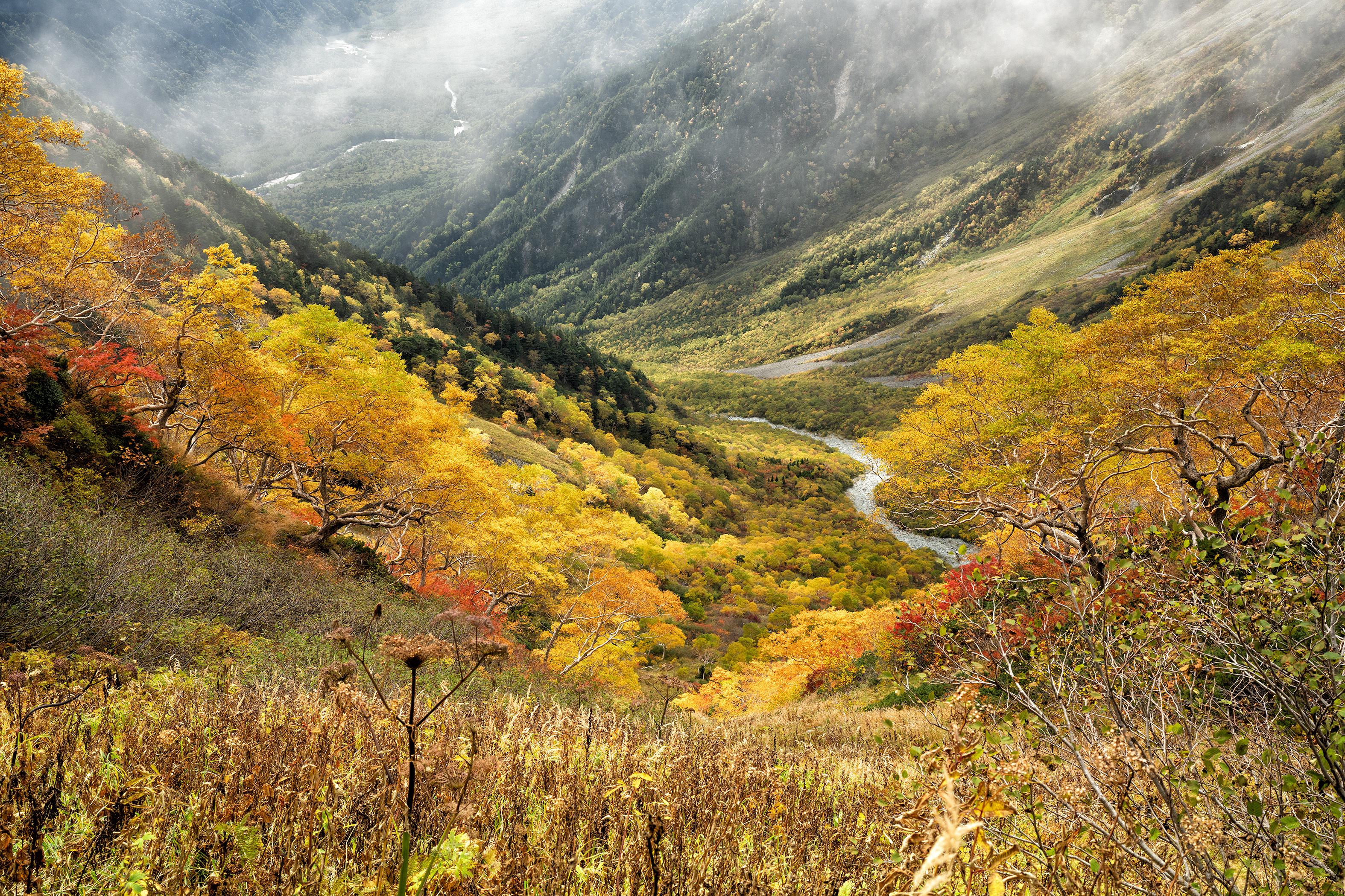 Autumn mountain valley original image
